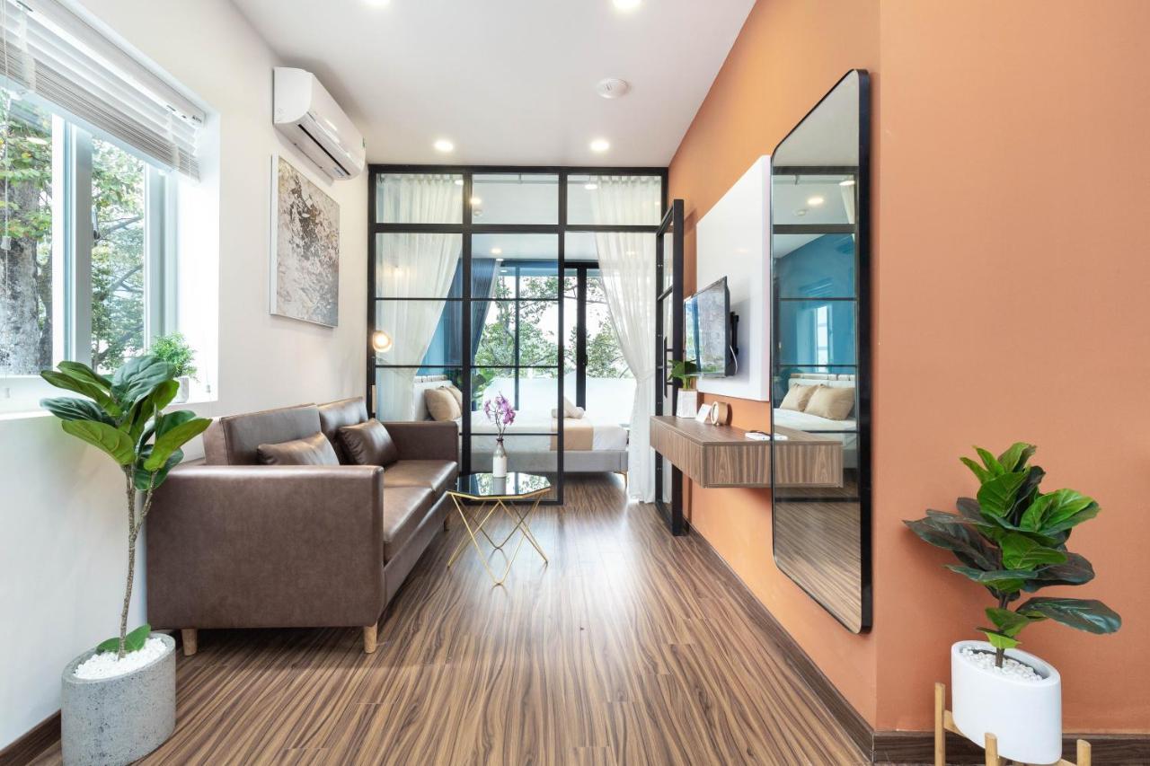 Cozrum Smart - First Target Hotel ホーチミン市 エクステリア 写真