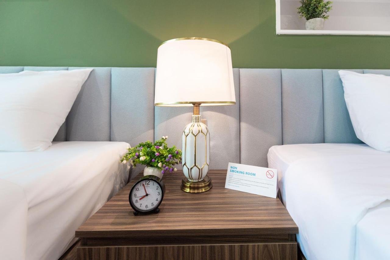Cozrum Smart - First Target Hotel ホーチミン市 エクステリア 写真