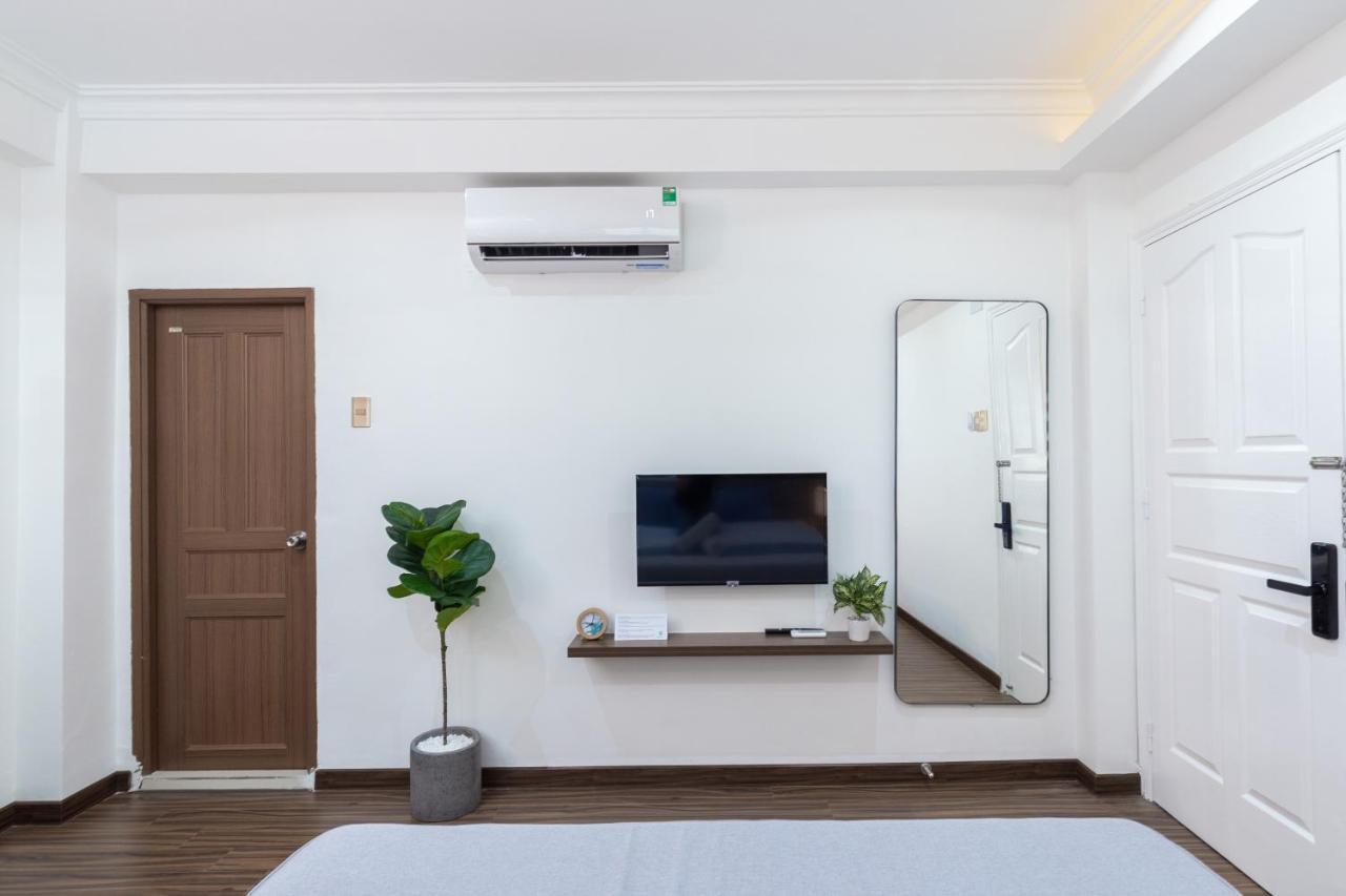 Cozrum Smart - First Target Hotel ホーチミン市 エクステリア 写真