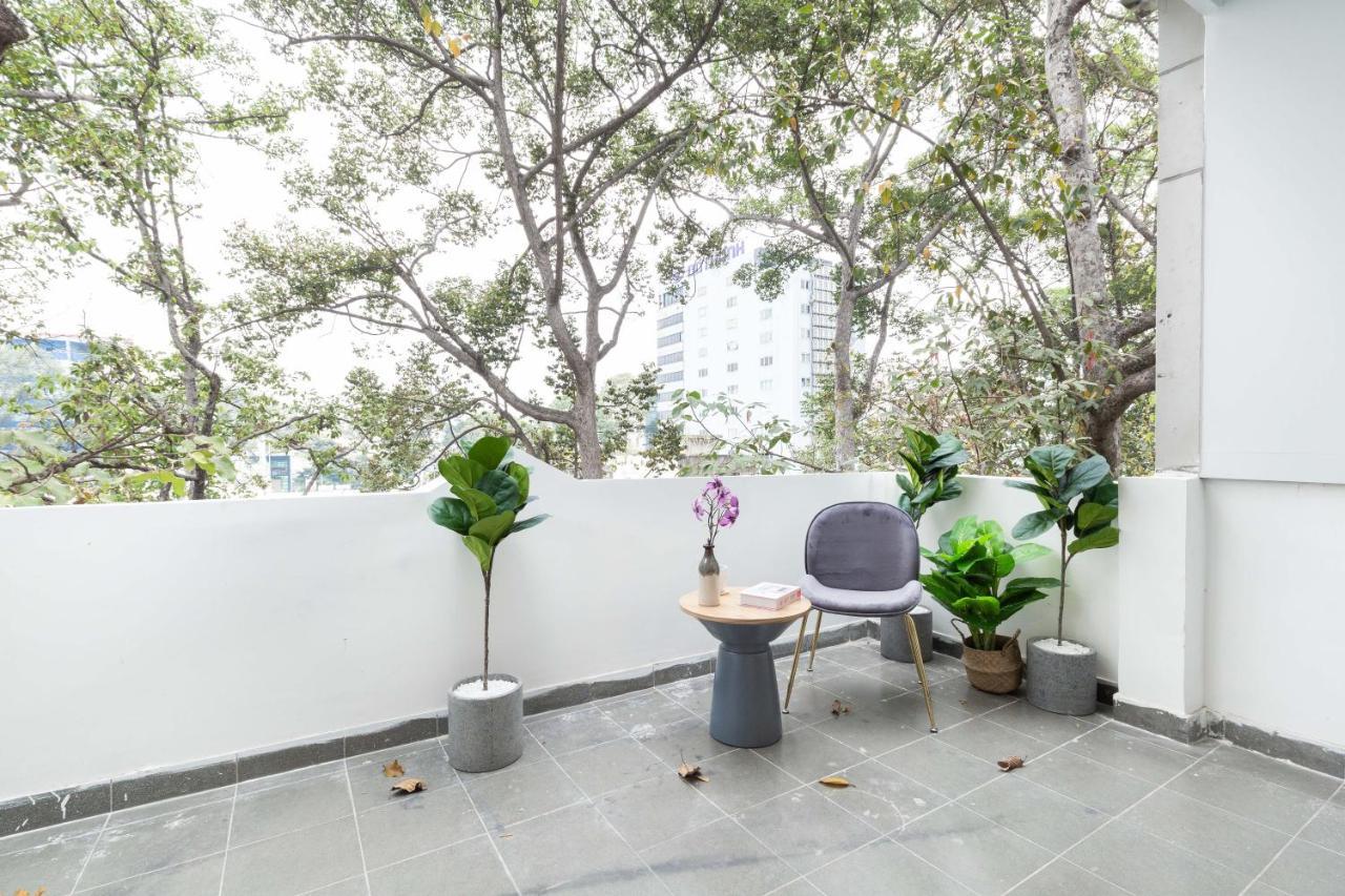 Cozrum Smart - First Target Hotel ホーチミン市 エクステリア 写真