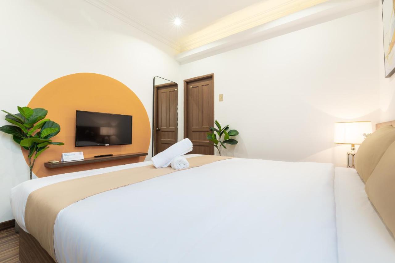 Cozrum Smart - First Target Hotel ホーチミン市 エクステリア 写真